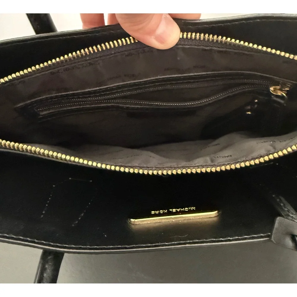 Michael Kors Mercer Tote Accordion Design Black with Gold Hardware Crossbody - Picture 4 of 15